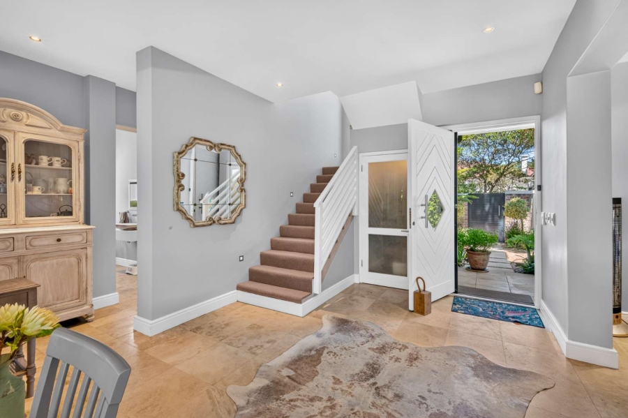5 Bedroom Property for Sale in Claremont Upper Western Cape